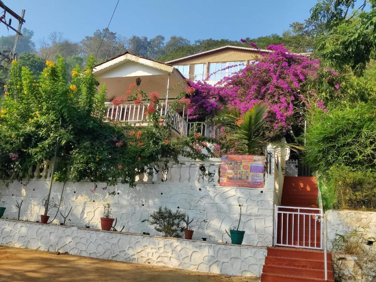אליבג Whitehouse Homestay By Oxystays Hospitality מראה חיצוני תמונה