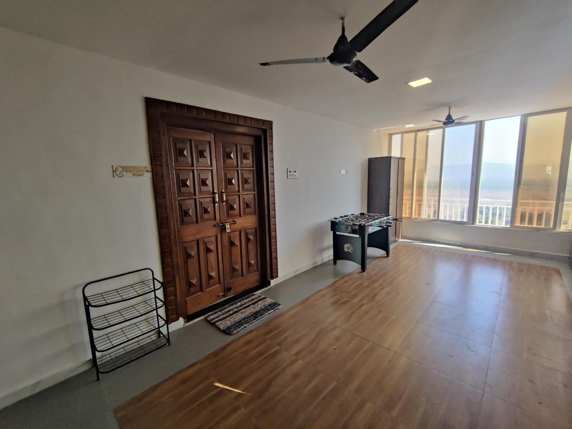 אליבג Whitehouse Homestay By Oxystays Hospitality מראה חיצוני תמונה