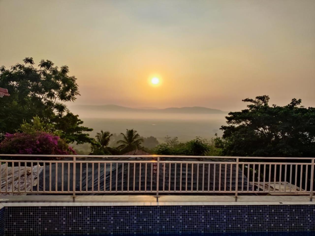 אליבג Whitehouse Homestay By Oxystays Hospitality מראה חיצוני תמונה